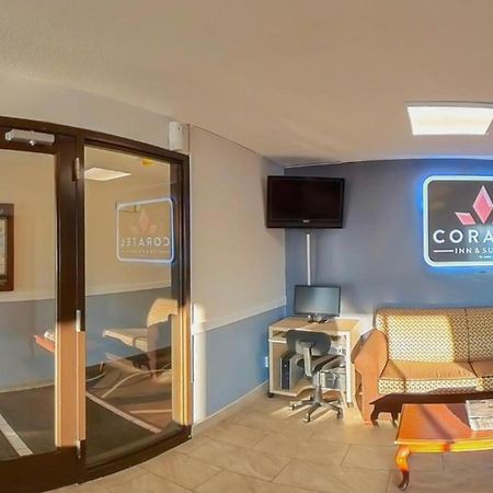 Coratel Inn & Suites By Jasper Hastings Bagian luar foto
