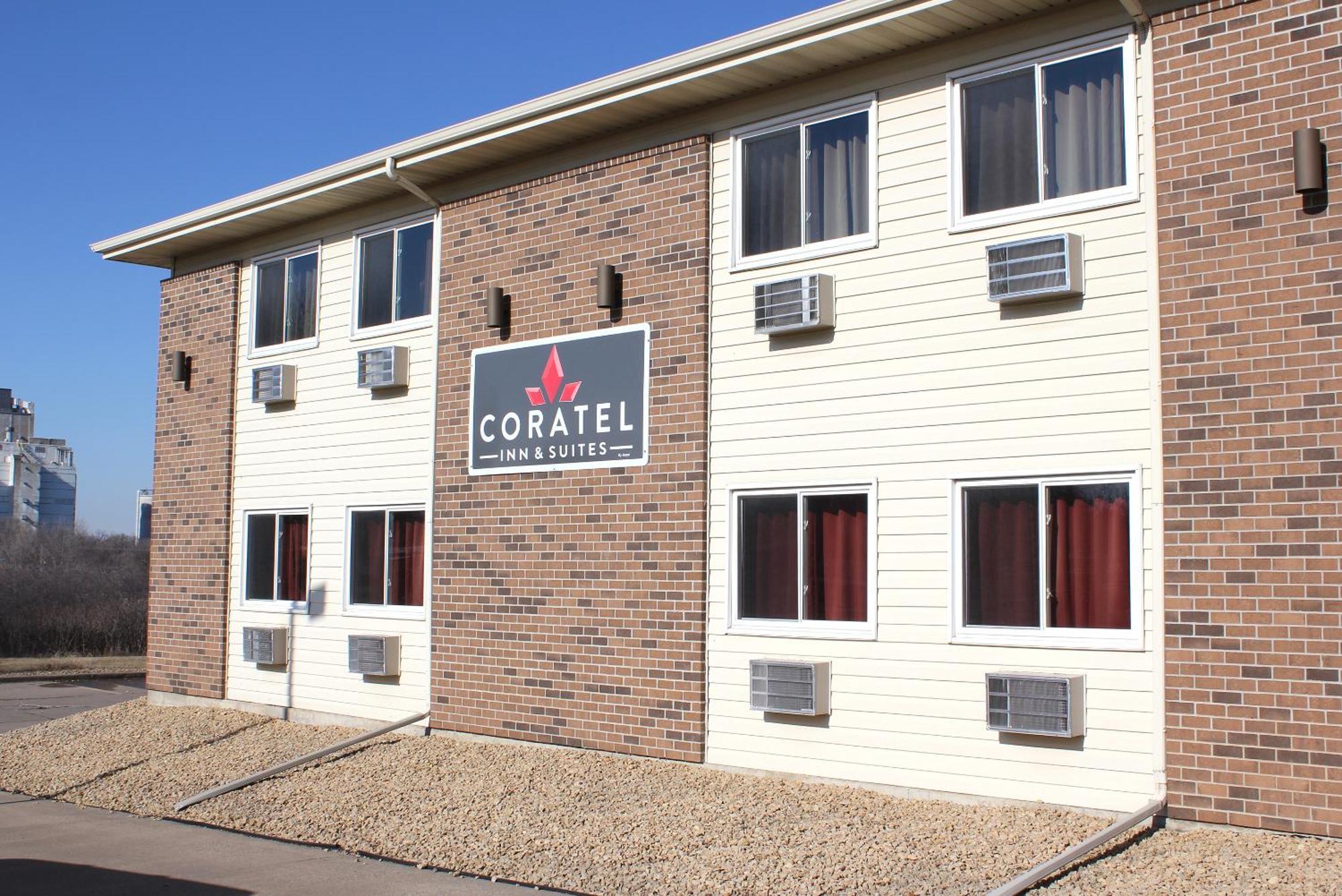 Coratel Inn & Suites By Jasper Hastings Bagian luar foto